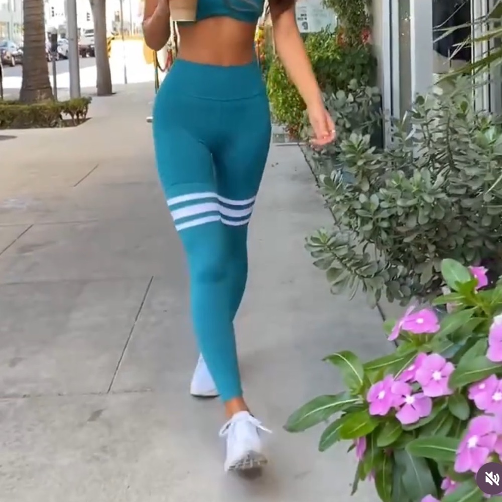 Bombshell sportswear leggings - size small blue